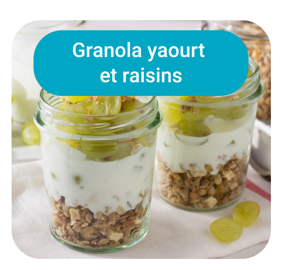 Granola yaourt et raisins